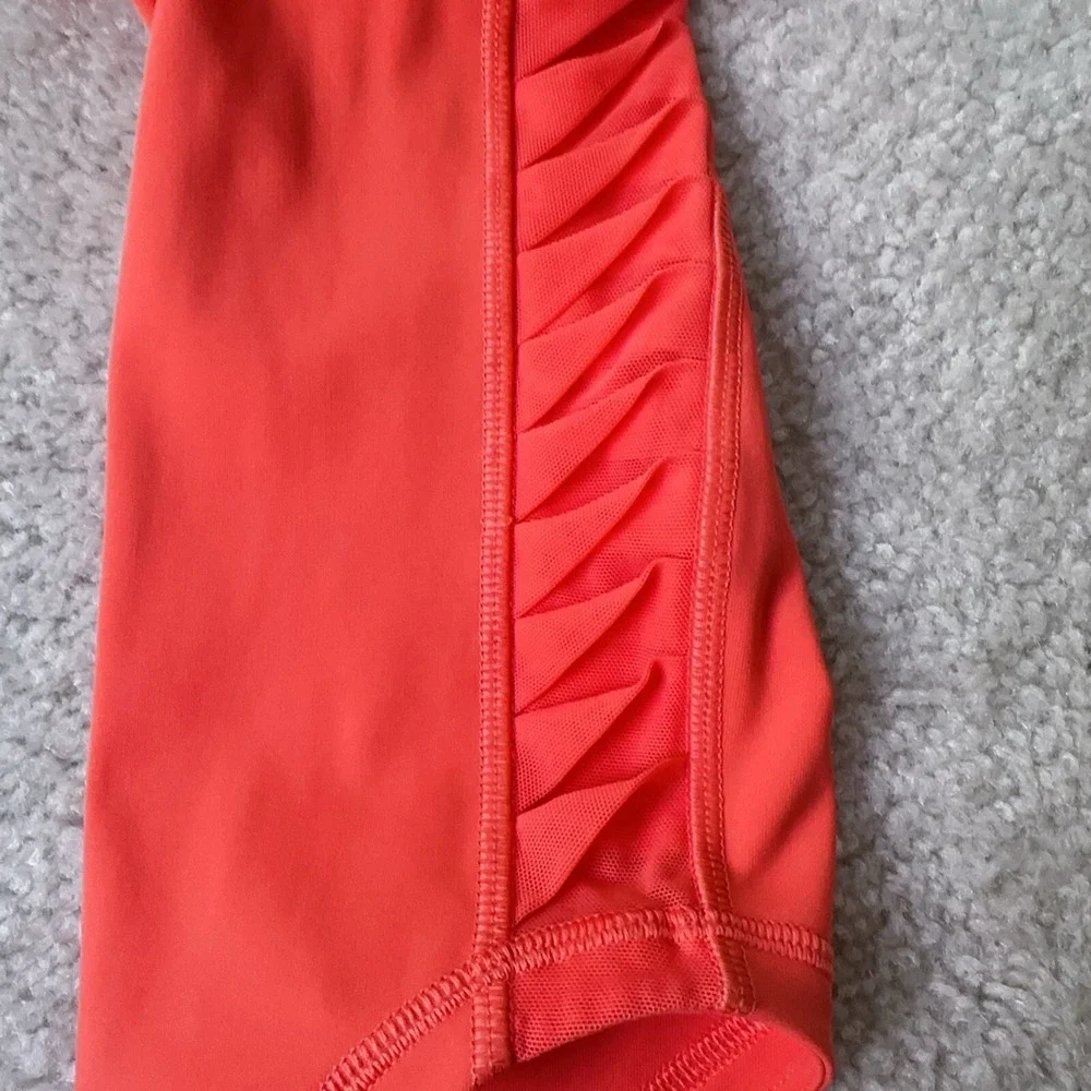 Lululemon Sunshine Salutation Cropped Leggings Size 2 EUC